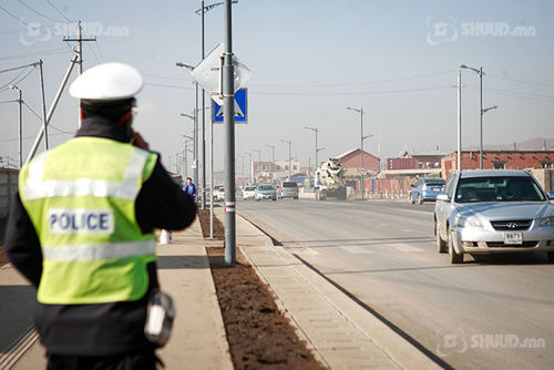 Согтуугаар тээврийн хэрэгсэл жолоодсон 10 жолоочийг баривчлав
